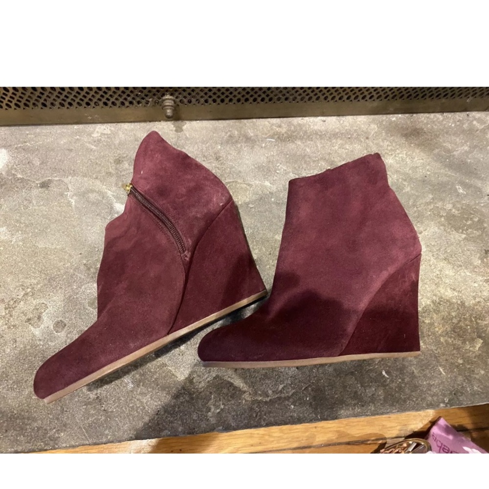 Angel Wing Maroon Suede Wedge Booties Sz 9!!